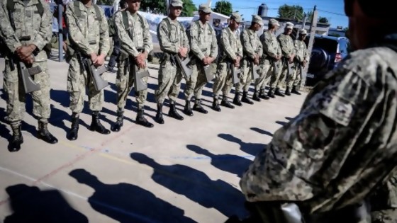 Tema militar: cuentas pendientes — Qué tiene la tarde — Más Temprano Que Tarde | El Espectador 810