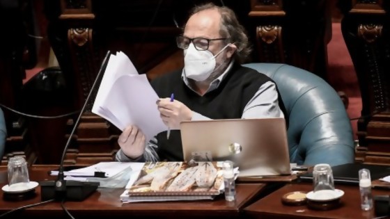 Doble interpelación en el Senado de la República por la estrategia del gobierno ante la pandemia — Qué tiene la tarde — Más Temprano Que Tarde | El Espectador 810