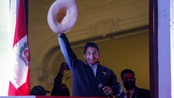 Perú tiene presidente, y viene a caballo. Darwin dice que cada presidente tiene un vehículo, como los PawPatrol — Columna de Darwin — No Toquen Nada | El Espectador 810