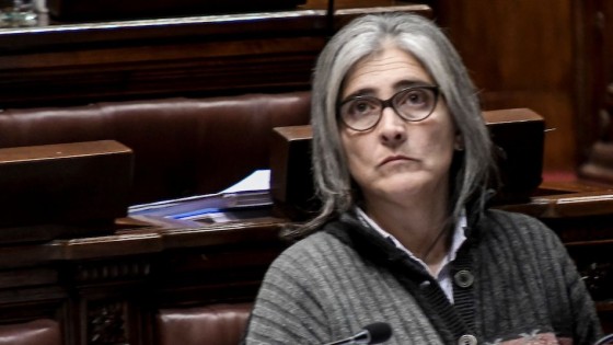 Lucía Etcheverry: “Queremos información, porque el ministro Heber ha caído en numerosas contradicciones” — Entrevistas — Al Día 810 | El Espectador 810