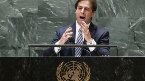 Discurso de Lacalle Rou en la ONU/ Nuevos capítulos intrascendentes de la polémica sobre Ántel Arena — Columna de Darwin — No Toquen Nada | El Espectador 810