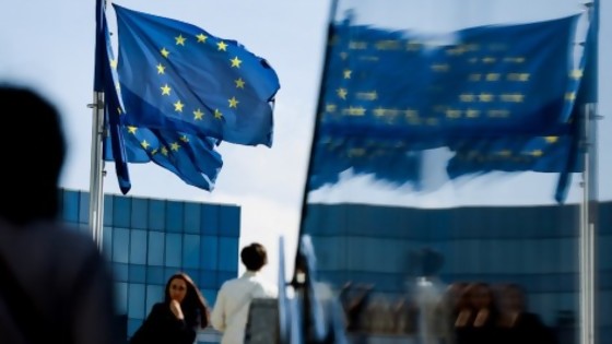 La lista gris de la UE, un lugar del que hay que salir muy lentamente, con la parsimonia que nos caracteriza — Columna de Darwin — No Toquen Nada | El Espectador 810