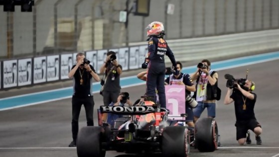 El algoritmo de la Champions y el coche escuela de la F1 — Darwin - Columna Deportiva — No Toquen Nada | El Espectador 810