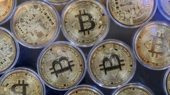 Dólar planchado y los Bitcoins por las nubes — Economía en casa — Paren Todo | El Espectador 810