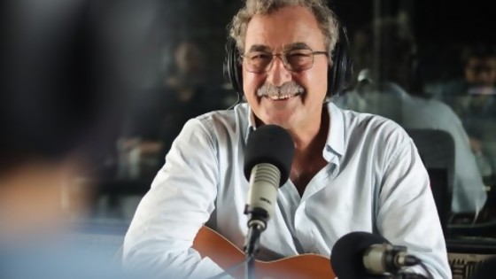 Gonzalo Moreira en familia y con su música que “sale del alma” — Entrevistas — No Toquen Nada | El Espectador 810