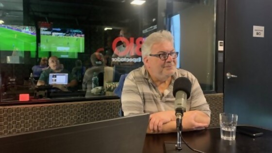 Daniel Bianchi: “La radio tiene una magia intransferible” — Largo y tendido, la entrevista — Puras Palabras | El Espectador 810