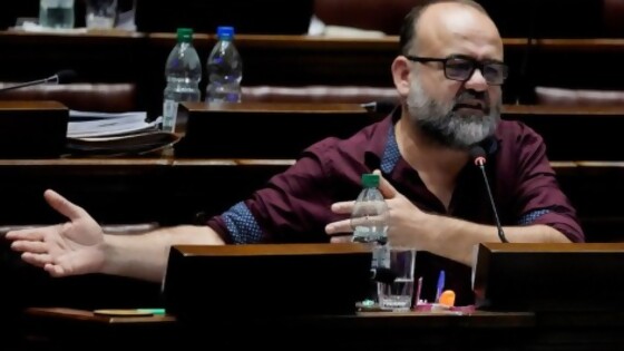 Darwin comentó la sesión láctea del Parlamento que trató la reforma previsional — Darwin concentrado — No Toquen Nada | El Espectador 810