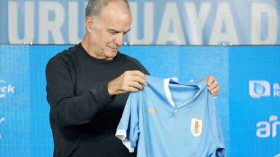 La Irene pisó fuerte en el parlamento/ Bielsa: ¿sabe al rival que viene a enfrentar o sólo cree que sabe, o no quiere saber? — Columna de Darwin — No Toquen Nada | El Espectador 810