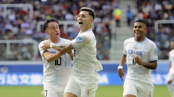 Uruguay ganó el partido de los no trabajadores con Gambia — Darwin - Columna Deportiva — No Toquen Nada | El Espectador 810