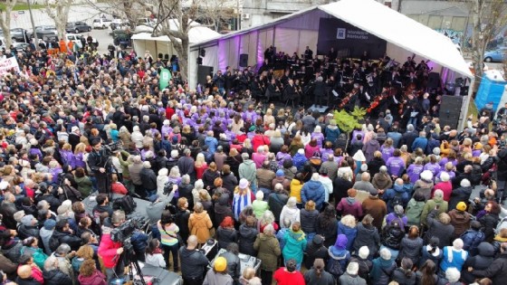  Fue inaugurado el Memorial que homenajea a las ex prisioneras políticas — Qué tiene la tarde — Más Temprano Que Tarde | El Espectador 810