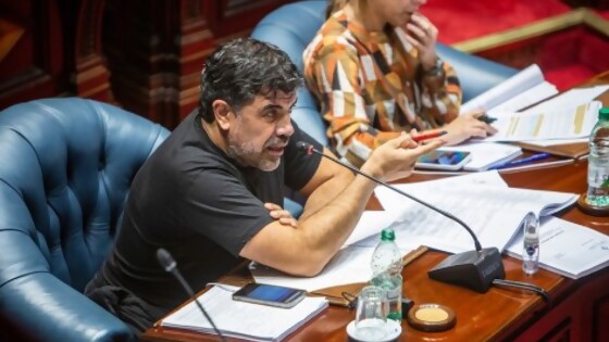 Declaraciones cruzadas por “cantarola en el parlamento” — La portada — Paren Todo | El Espectador 810