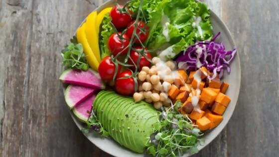 Ensaladas para los primeros calorcitos — Al horno con Sofía Muñoz — Paren Todo | El Espectador 810