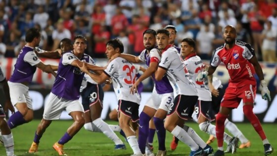 Peñarol disfruta de las mieles del amateurismo/ Defensor sufre su Tren Fankarma — Darwin - Columna Deportiva — No Toquen Nada | El Espectador 810