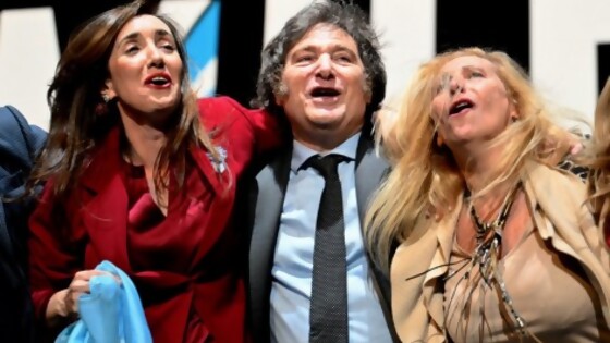 Bloomberg porno: Milei, Villarruel y Karina, trío Pimpinela institucional/ “Alita” Volpi anda volando en Artigas — Columna de Darwin — No Toquen Nada | El Espectador 810