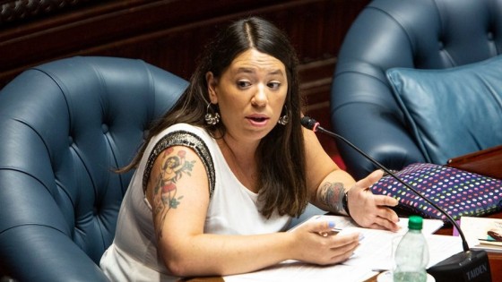 La Diputada Bettiana Díaz dijo que no le extrañaría que Yamandú Orsi le diera un Ministerio a alguna figura de la coalición — La Entrevista — Más Temprano Que Tarde | El Espectador 810