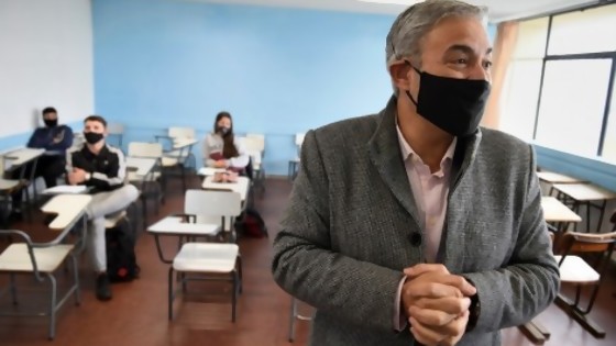 Cómo atender los problemas que deja este año educativo y el lunes de CV de Darwin — NTN Concentrado — No Toquen Nada | El Espectador 810