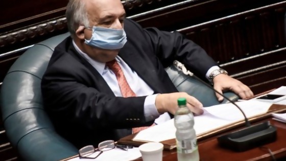 Las incertezas de la app Coronavirus UY y el cuplé en el Parlamento sobre Campiglia — NTN Concentrado — No Toquen Nada | El Espectador 810