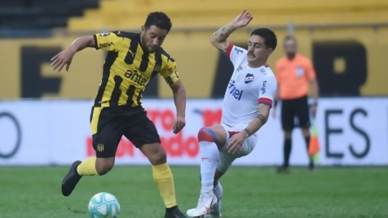 El otro campeonato de Peñarol y el himno de Aguada — Darwin - Columna Deportiva — No Toquen Nada | El Espectador 810