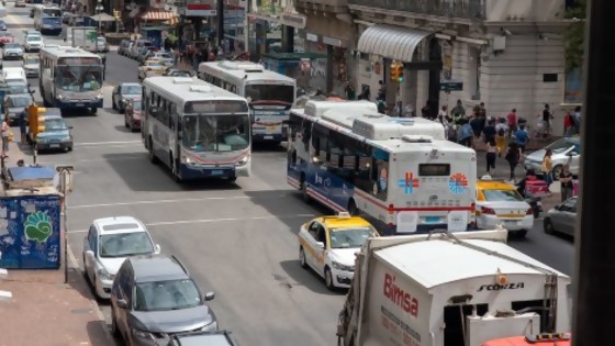 Intendencia de Montevideo aumenta circulación de ómnibus en la ciudad — Qué tiene la tarde — Más Temprano Que Tarde | El Espectador 810