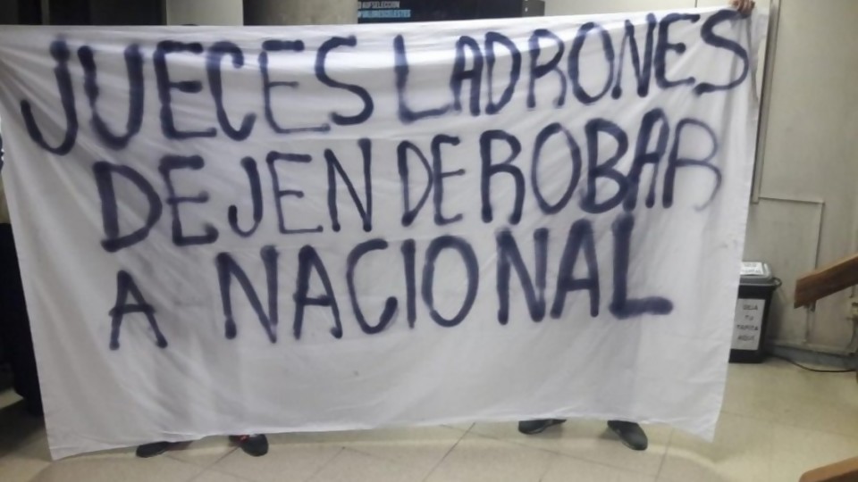 Están todos de vivos: Bielsa y los gordos de Nacional —  Darwin - Columna Deportiva — No Toquen Nada | El Espectador 810