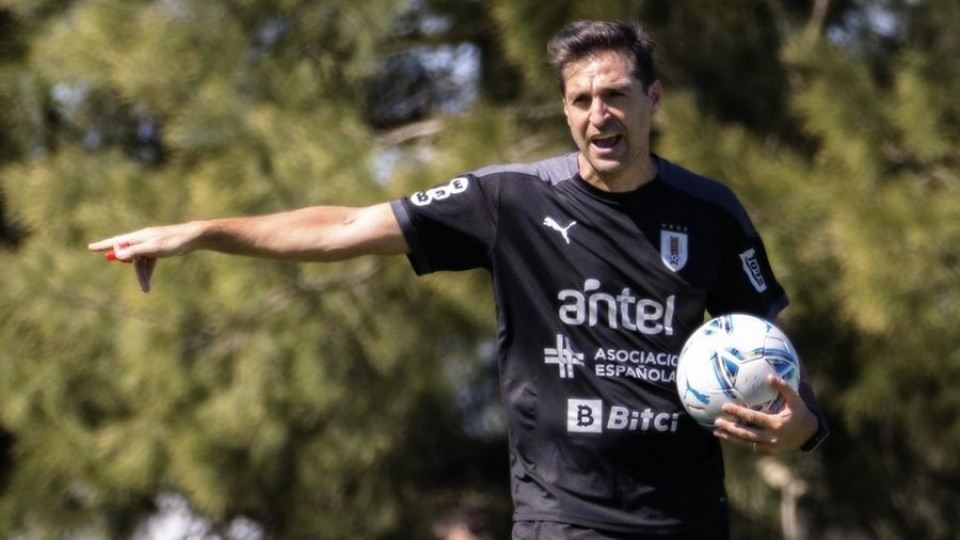 Diego Alonso se prepara para su debut en la selección uruguaya —  Deportes — Primera Mañana | El Espectador 810