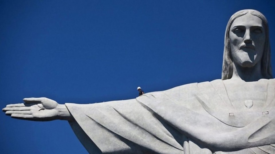 Los 90 años del Cristo Redentor: la “biografía” de un ícono que refleja la historia de Brasil —  Denise Mota — No Toquen Nada | El Espectador 810