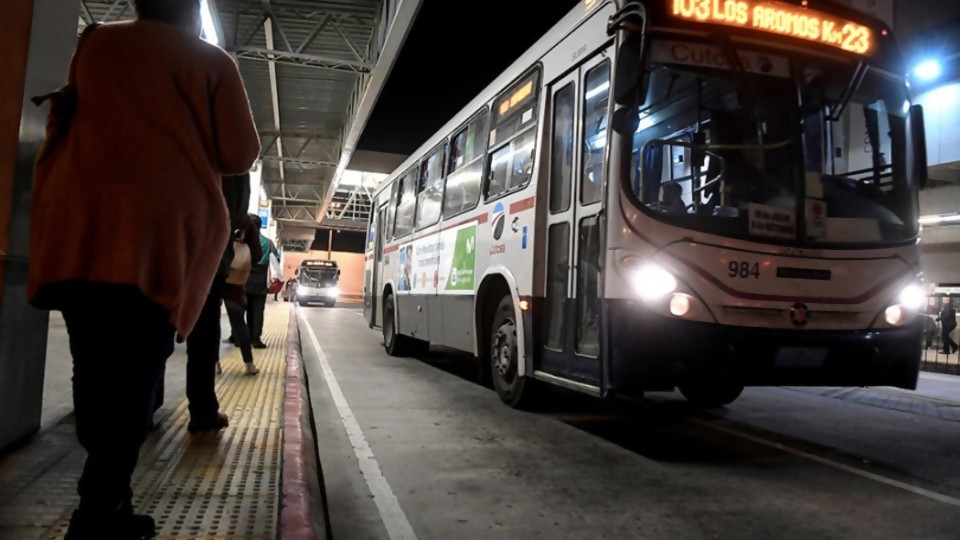 ¿Cómo influye el aumento en los combustibles en el precio del boleto? —  Informes — No Toquen Nada | El Espectador 810