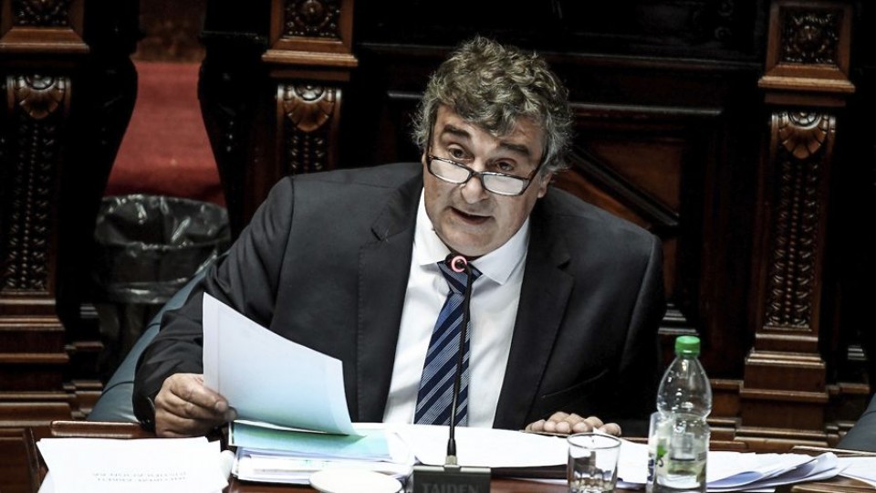 Botana: “A varios senadores del Partido Nacional no les pareció una buena idea lo presentado por Manini pero se votó por cortesía parlamentaria” —  Entrevistas — Primera Mañana | El Espectador 810