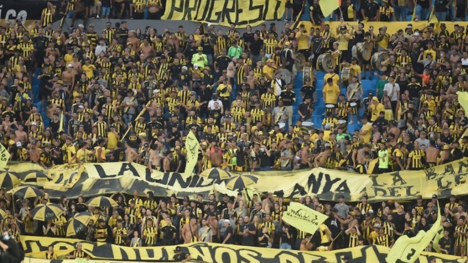 Los mensajes de la hinchada de Peñarol —  Darwin - Columna Deportiva — No Toquen Nada | El Espectador 810