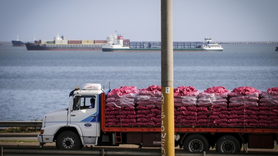 Los tres puntos por los que el transporte de carga es un  —  Gustavo Viñales — No Toquen Nada | El Espectador 810