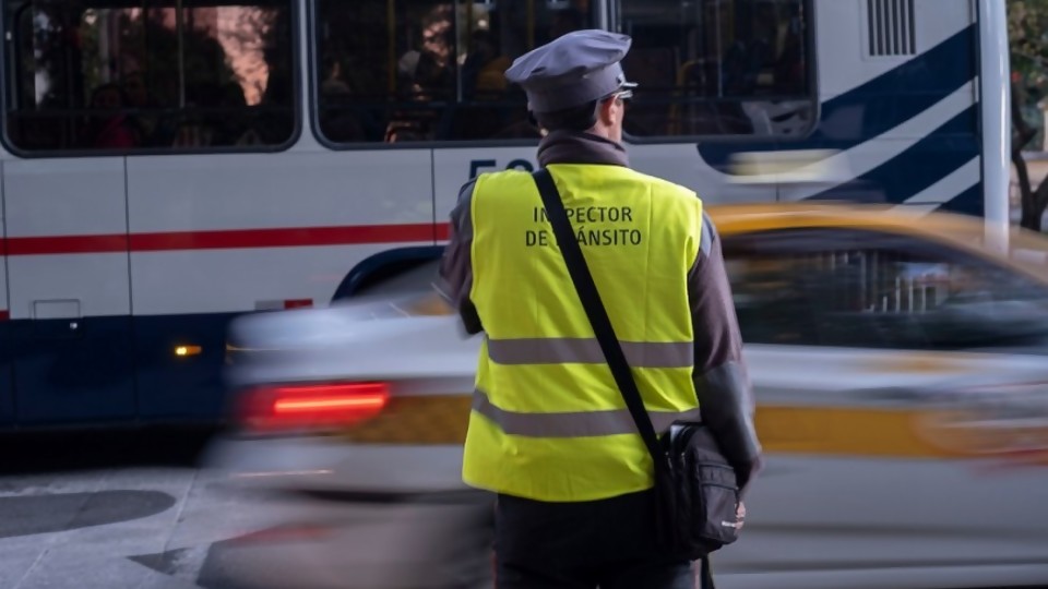 El escándalo que armó la BBC con Anne Leibovitz y la reina y el video viral de los inspectores —  NTN Concentrado — No Toquen Nada | El Espectador 810