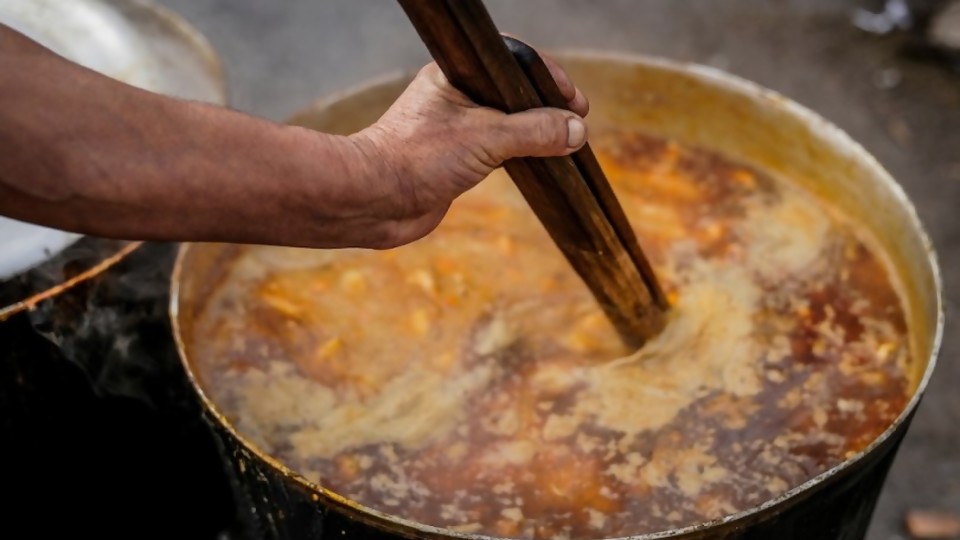 ¿Quién come de la olla popular? —  Audios — Paren Todo | El Espectador 810