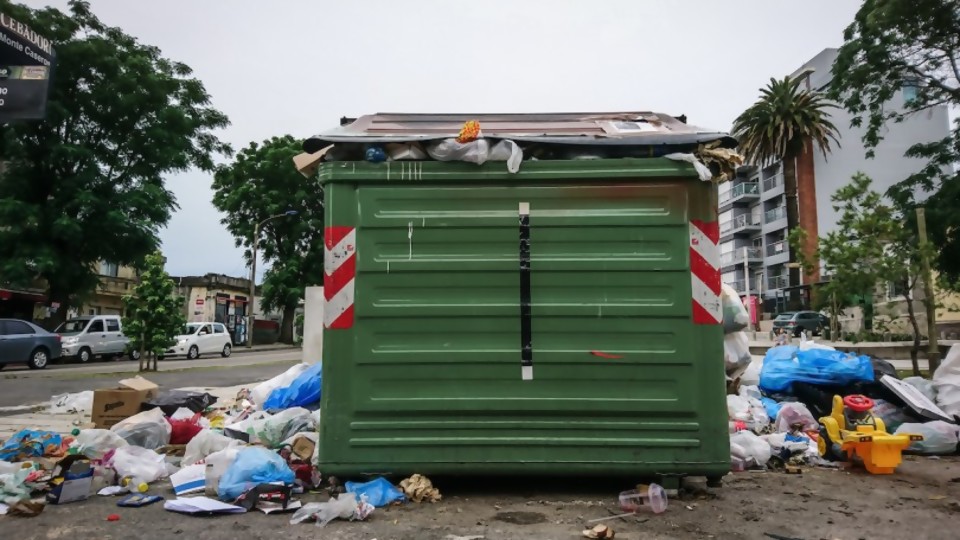 La Intendencia (Adeom) retoma el control de la basura en el Centro, según Darwin —  NTN Concentrado — No Toquen Nada | El Espectador 810