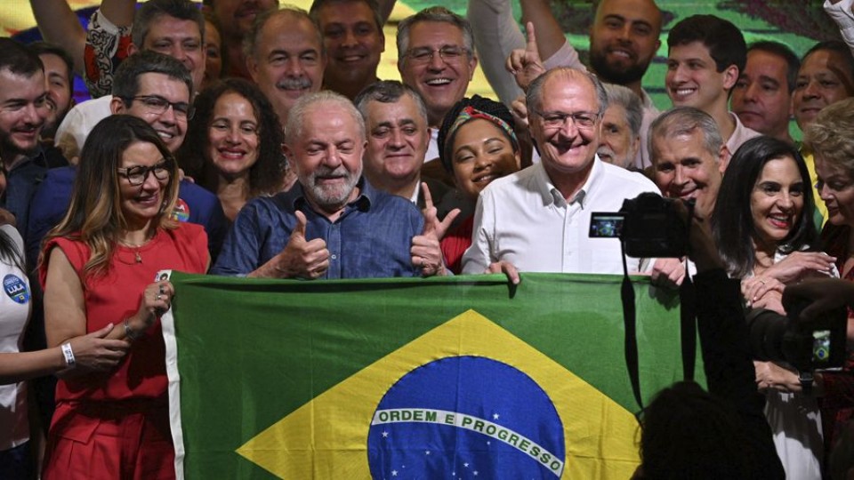 El escenario político en Brasil luego del triunfo de Lula Da Silva —  Claudio Fantini — Primera Mañana | El Espectador 810