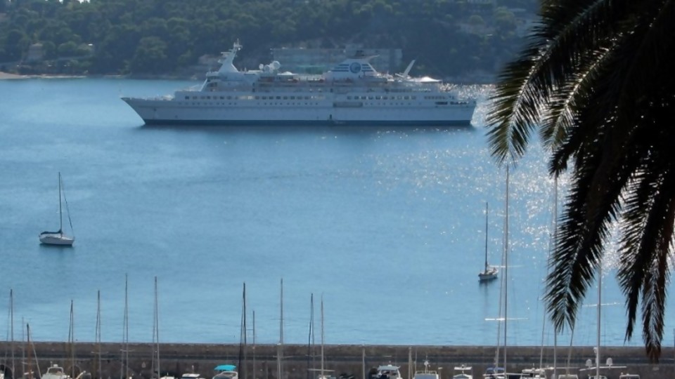 ¿Cómo conquistar en un crucero? —  Segmento humorístico — La Venganza sera terrible | El Espectador 810