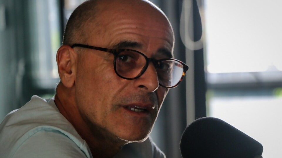 Pitufo Lombardo: “Cuando la bañadera es fiesta el repertorio está funcionando” —  La entrevista — Paren Todo | El Espectador 810