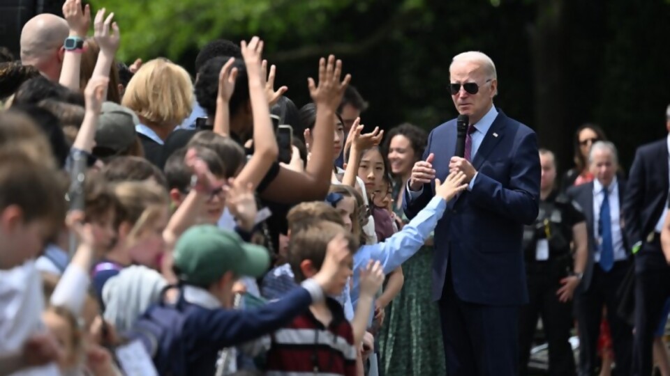 Biden se lanza a la reelección en una batalla para alquilar bastones, según Darwin —  Darwin concentrado — No Toquen Nada | El Espectador 810