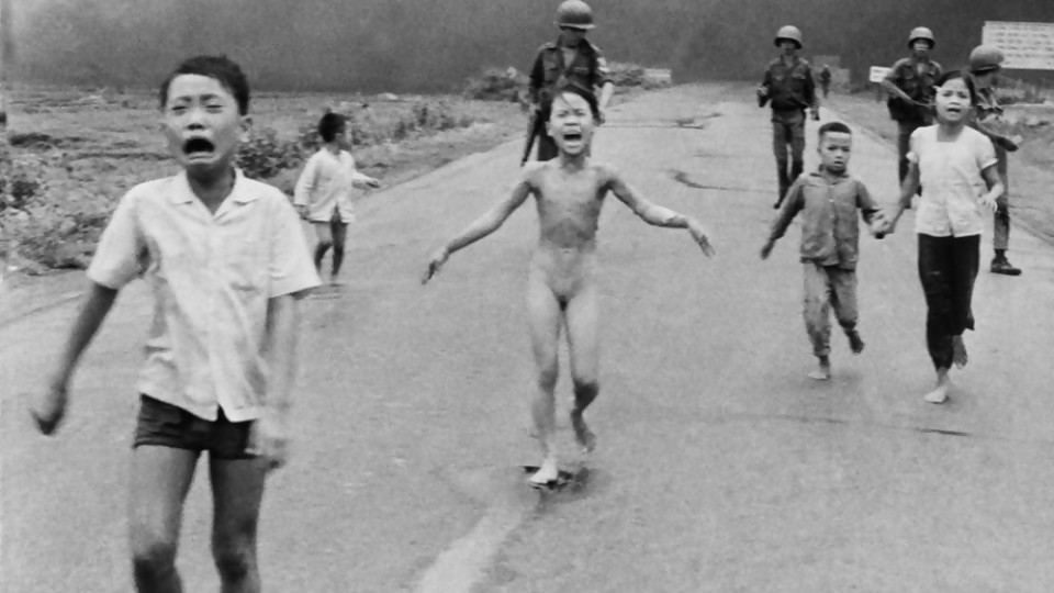 Una foto de guerra, una historia de amor  —  Leo Barizzoni — No Toquen Nada | El Espectador 810