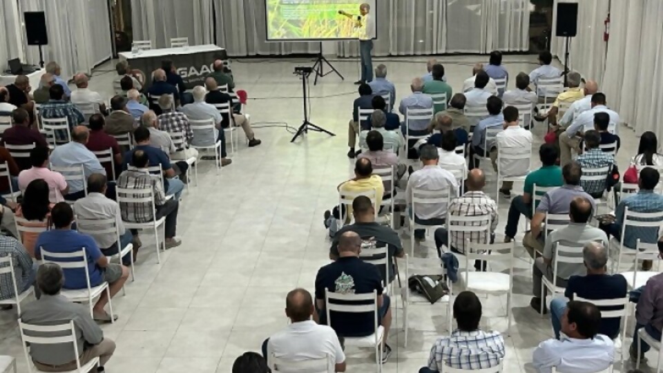 Mega Agro y Calvase hicieron foco en pasturas en el basalto — Exposiciones — Dinámica Rural | El Espectador 810