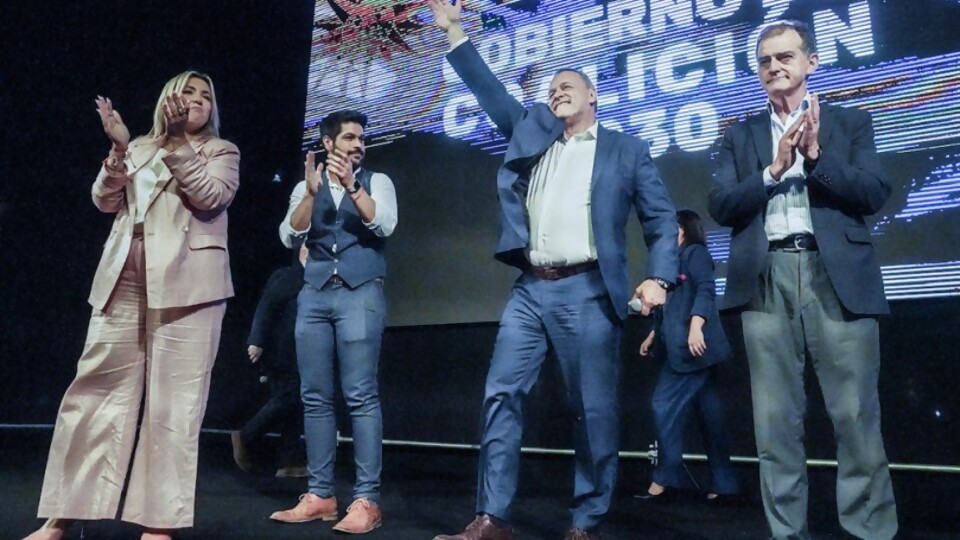 Mc Nini, Peppa Pou, la depresión de Fantino: Darwin busca escenas de la democracia que conmuevan —  Columna de Darwin — No Toquen Nada | El Espectador 810