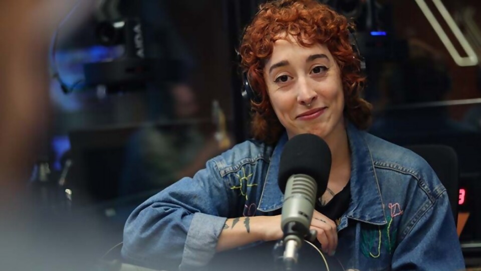 Flor Sakeo muestra su rock “en intención y mensaje” —  Entrevistas — No Toquen Nada | El Espectador 810