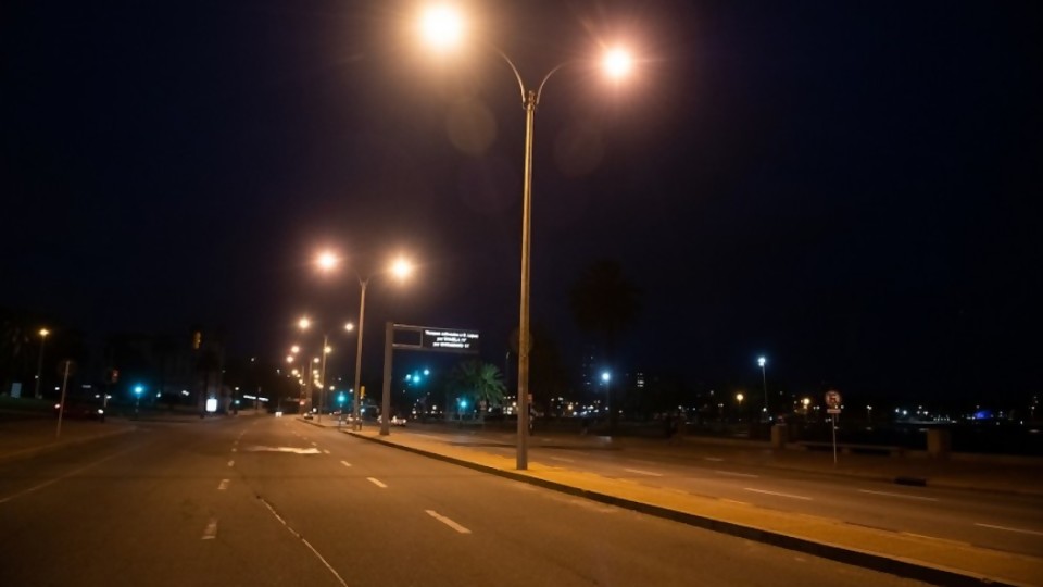 Cuáles son las dos estrategias para la cuarentena total y quiénes la plantean — Informes — No Toquen Nada | El Espectador 810