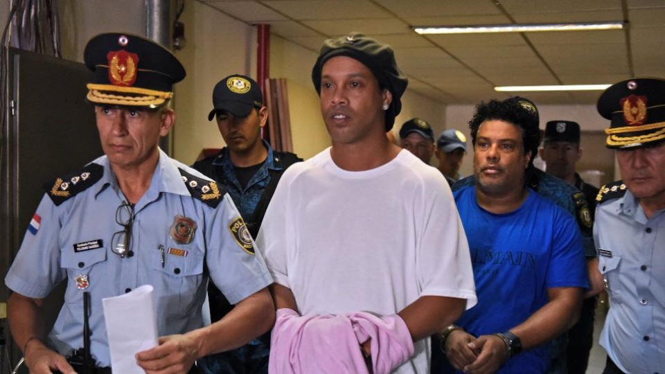 ¿Por qué Ronaldinho sigue preso en Paraguay? —  Deportes — Primera Mañana | El Espectador 810