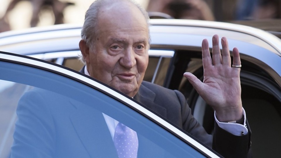 La huida de Juan Carlos y la explosión de Beirut —  Columna de Darwin — No Toquen Nada | El Espectador 810