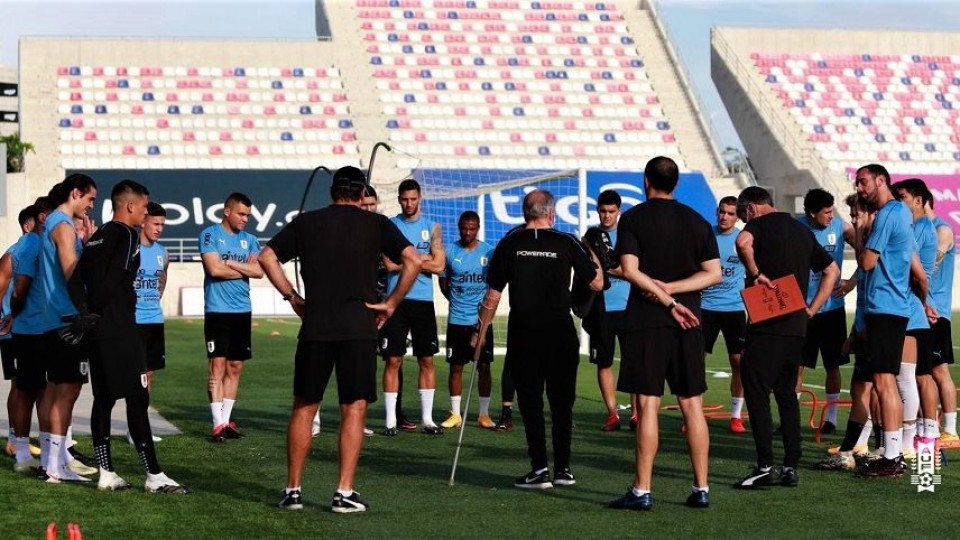 Tabárez define el equipo para enfrentar a Colombia —  Deportes — Primera Mañana | El Espectador 810